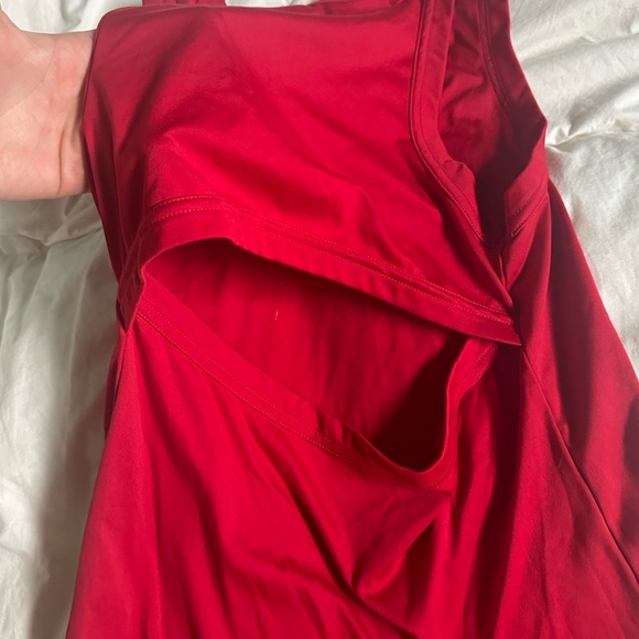 WOMENS XS NIKE OPEN HOLE BACK DRI FIT WORKOUT TOP - Picture 4 of 4